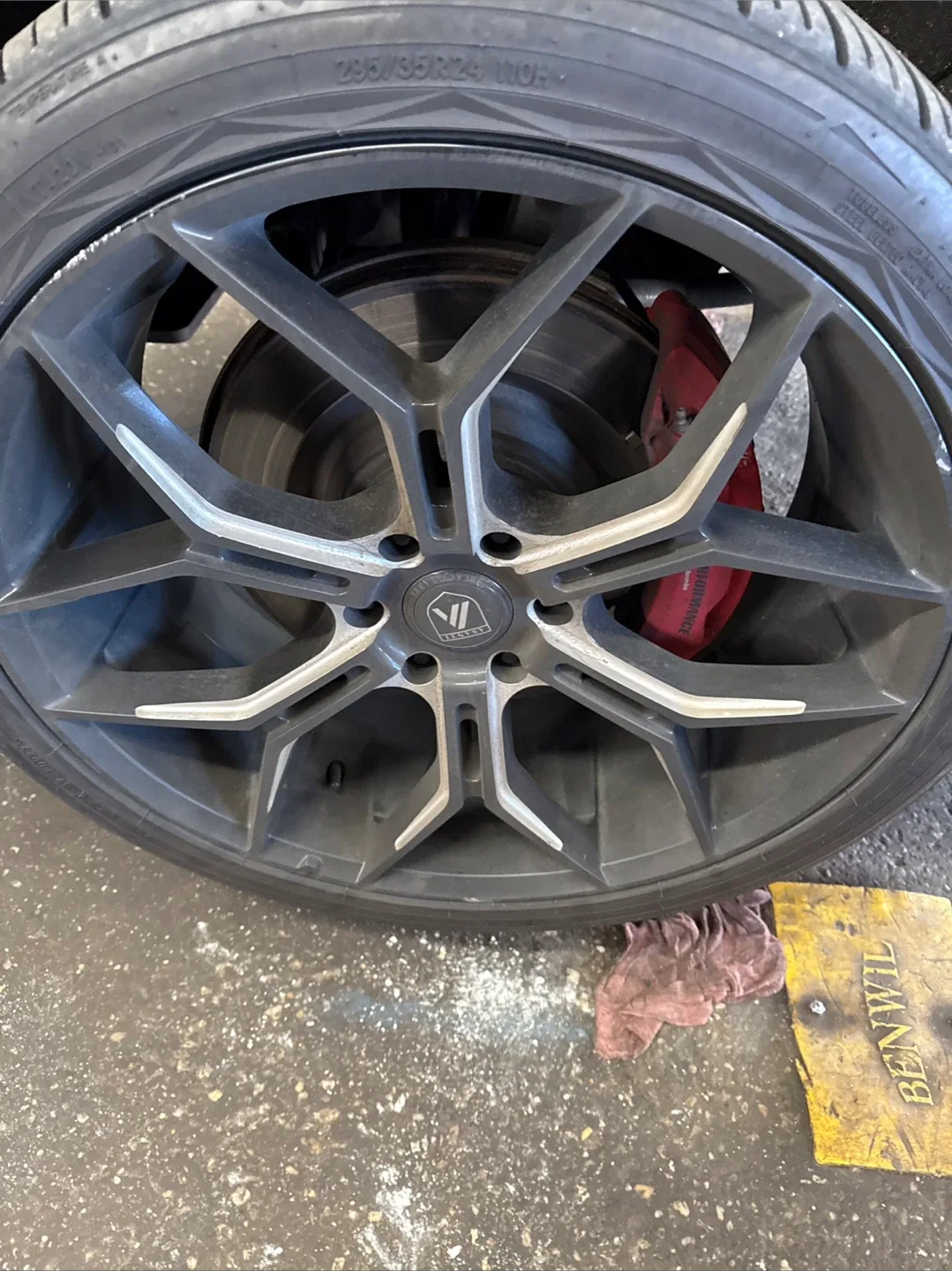 Lexani 255/35ZR22 110W Tire and Wheel Set image indicator(6)