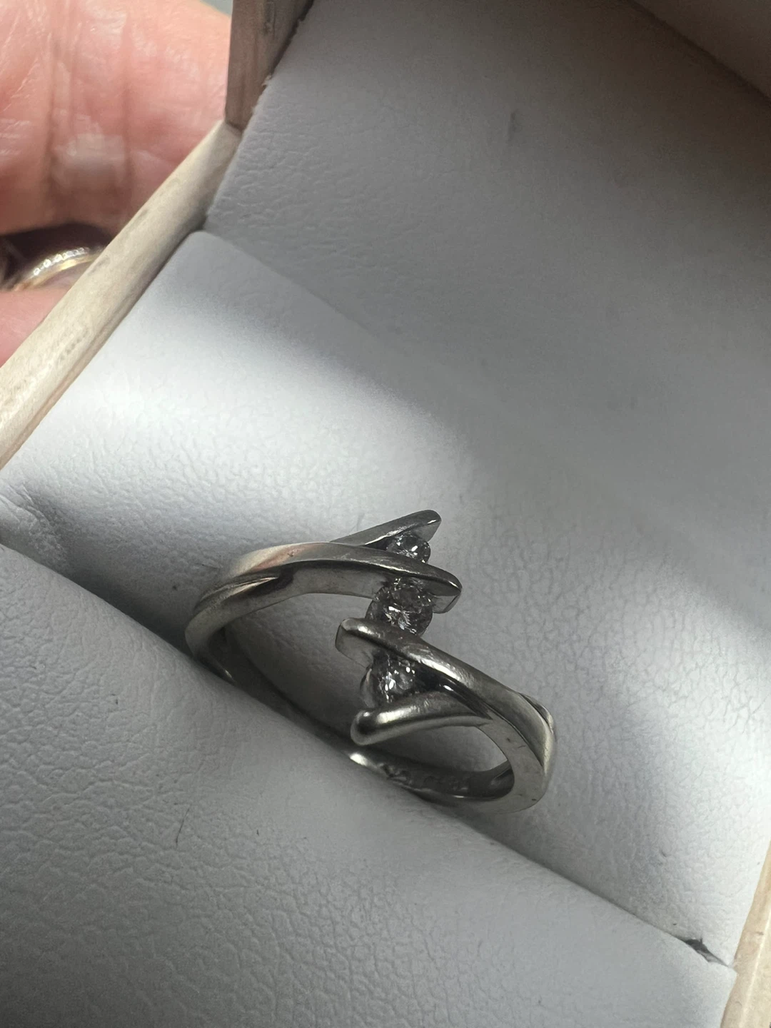10 k Diamond Ring - photo 4