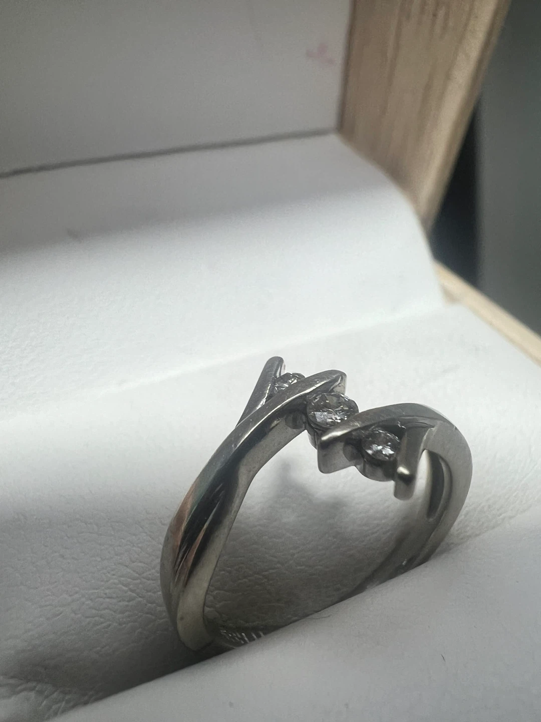 10 k Diamond Ring - photo 3
