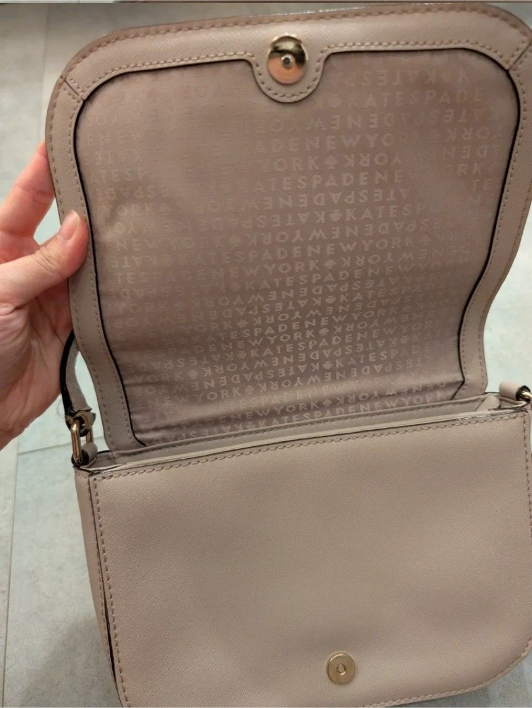 Kate Spade Pale Pink Crossbody Bag - Like New! image indicator(4)