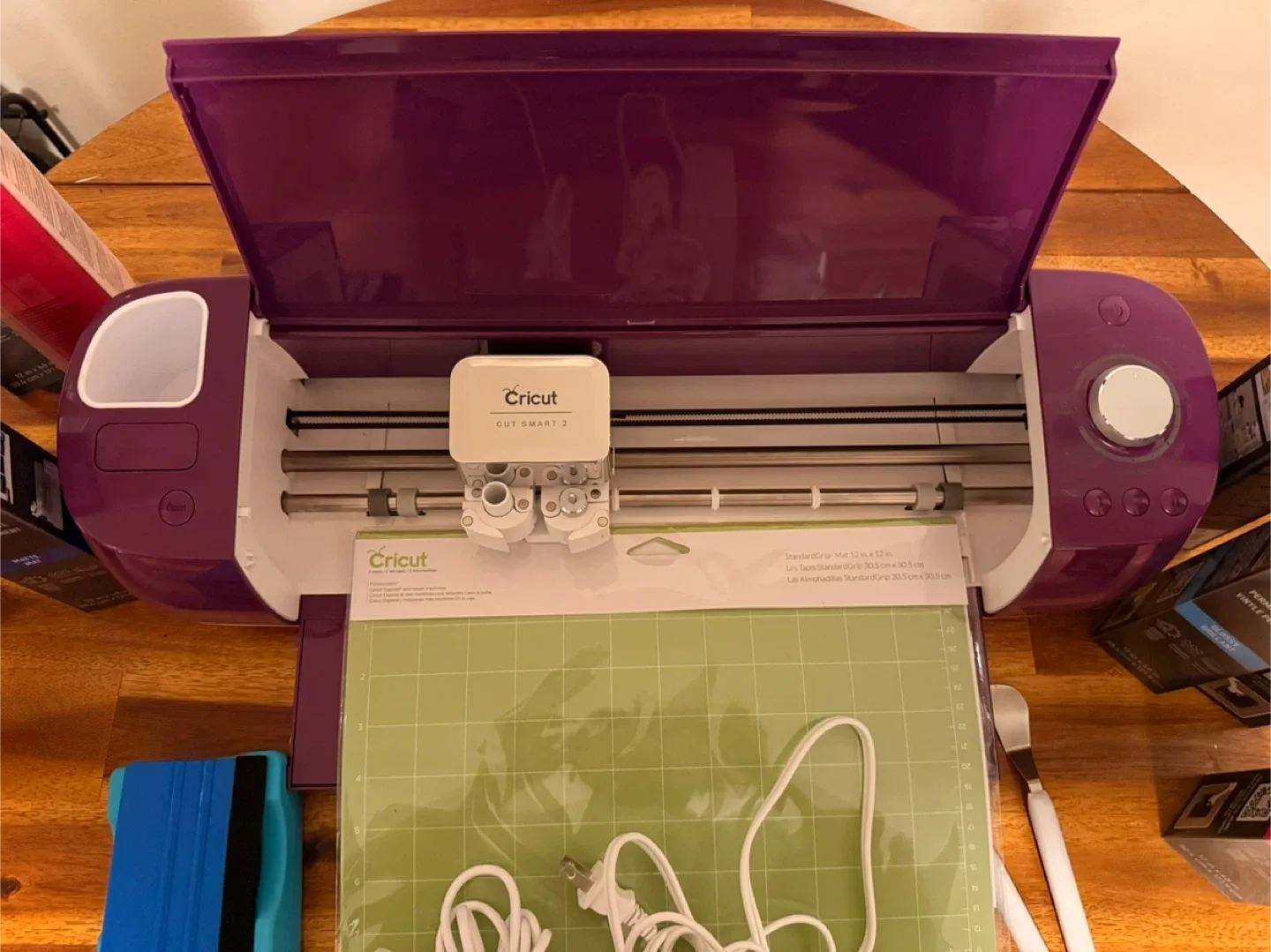 Cricut 2+ Vinyls (no box) image indicator(2)