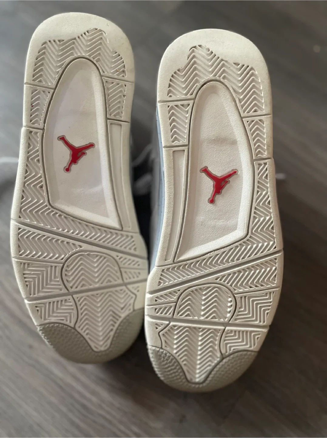 Nike Air Jordan 4 Retro - Size 10.5 image indicator(2)