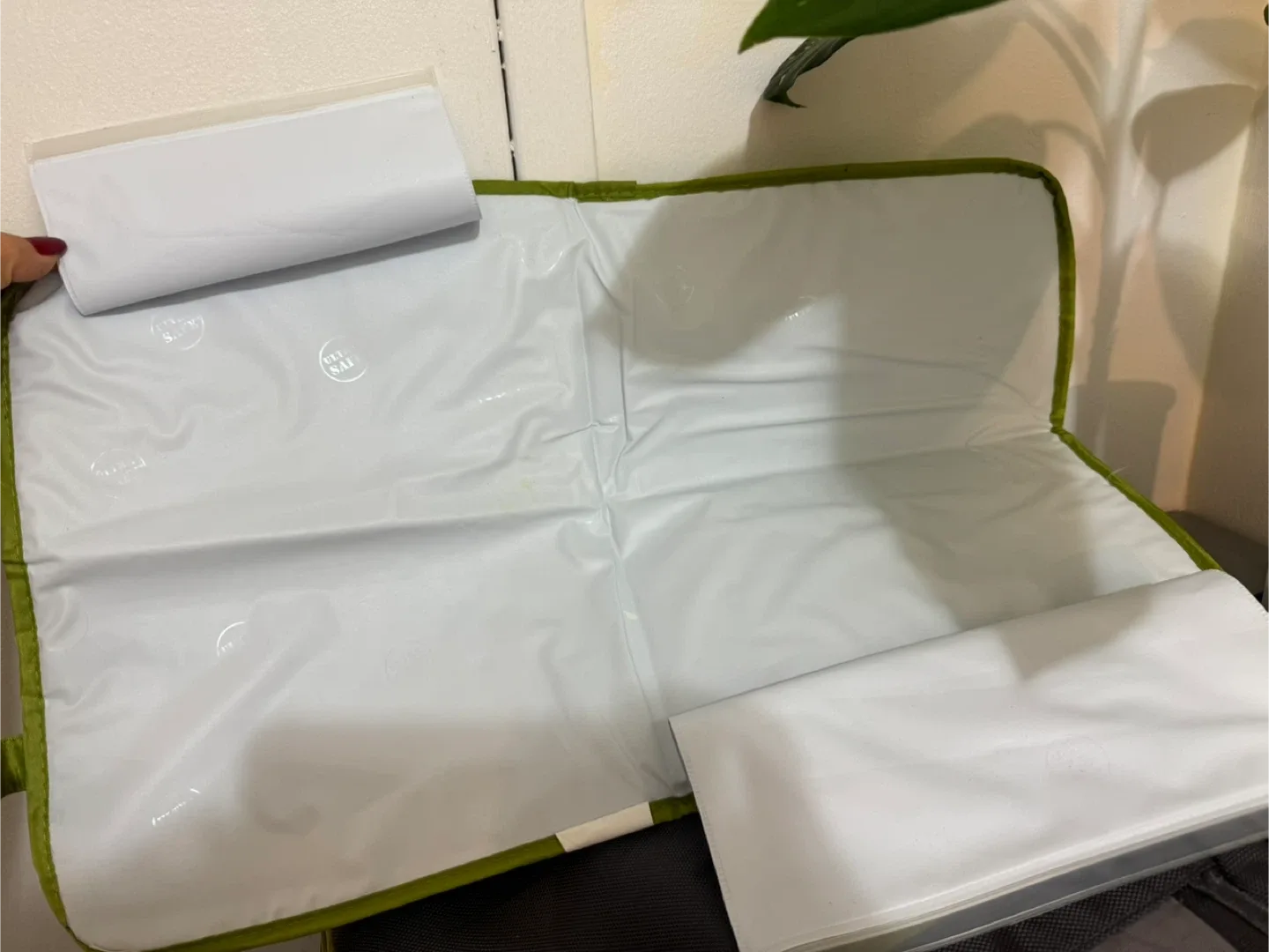 Columbia Grey & Green Messenger Bag image indicator(6)