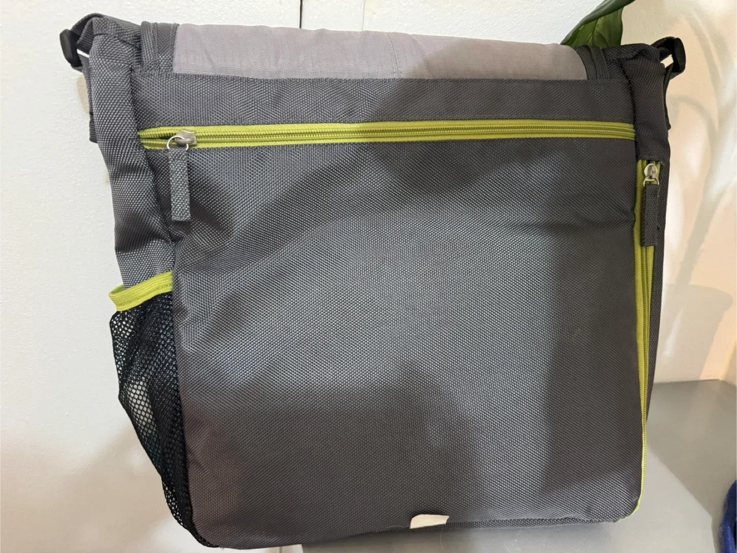 Columbia Grey & Green Messenger Bag image indicator(4)