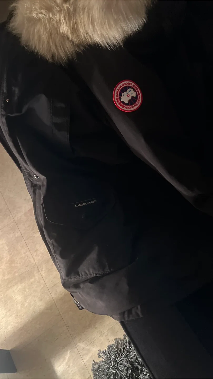 Canada Goose Black Winter Jacket image indicator(3)
