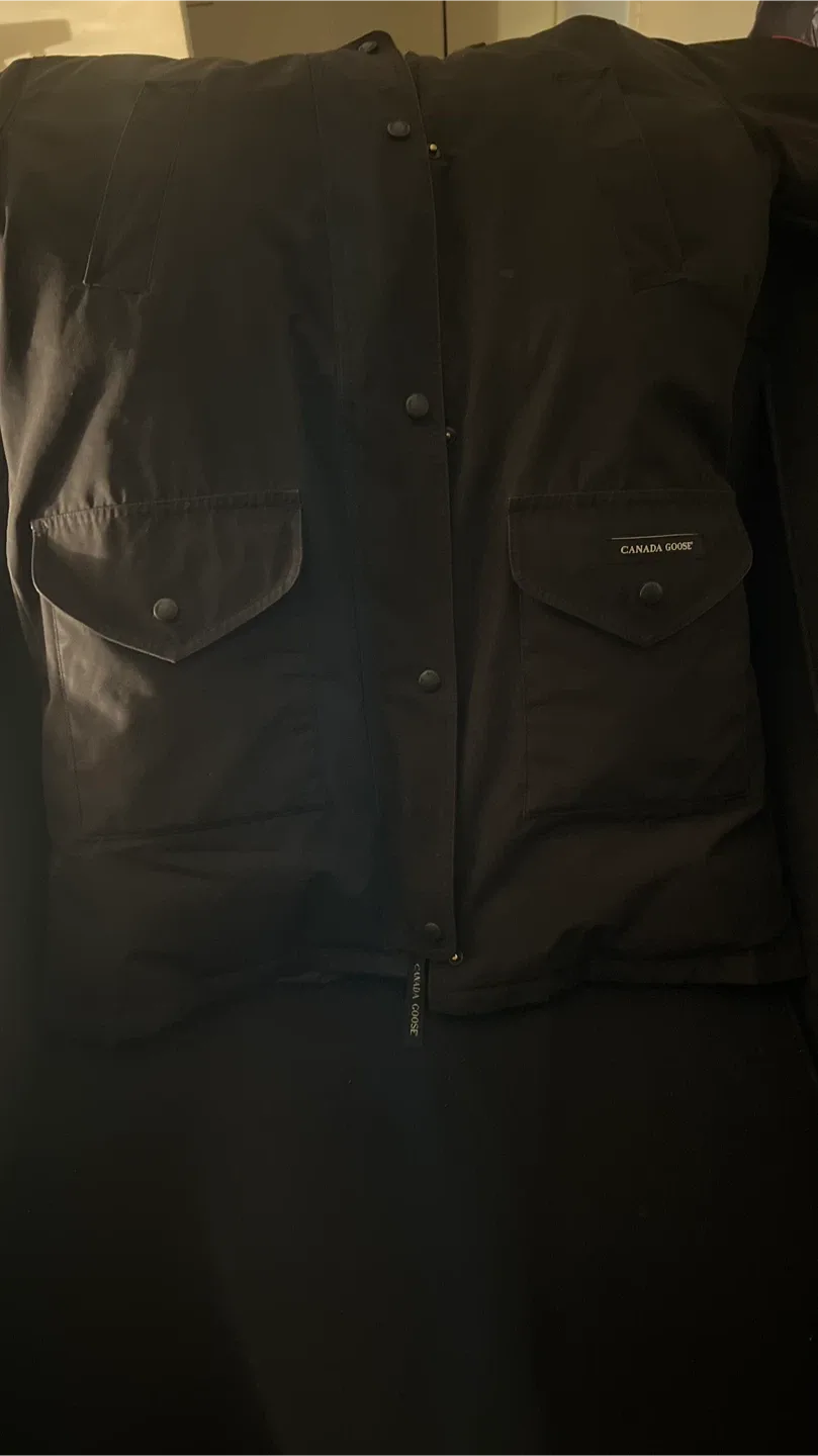 Canada Goose Black Winter Jacket image indicator(6)