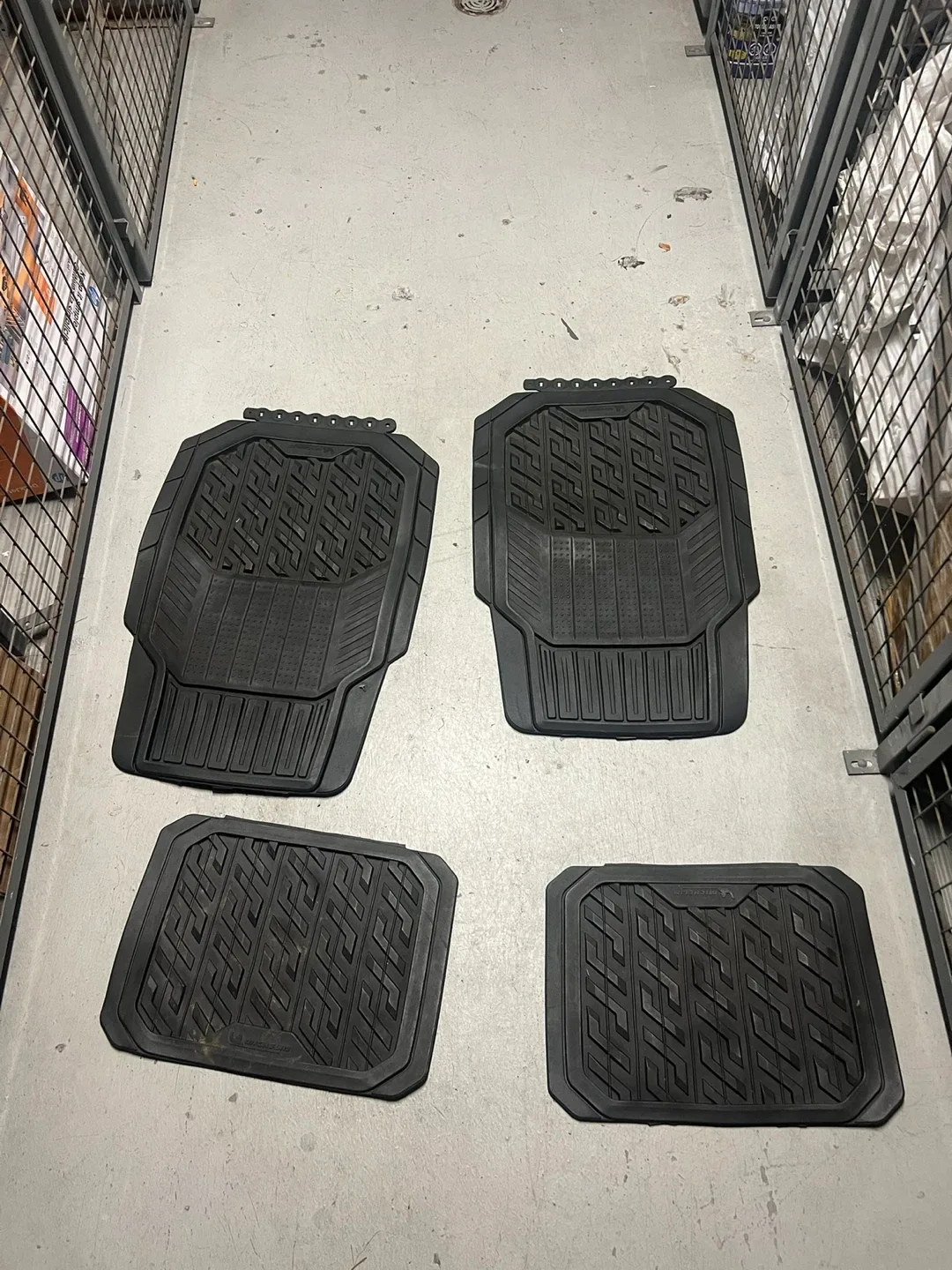 Bridgestone Elantra Winter tires + Winter Mats image indicator(3)