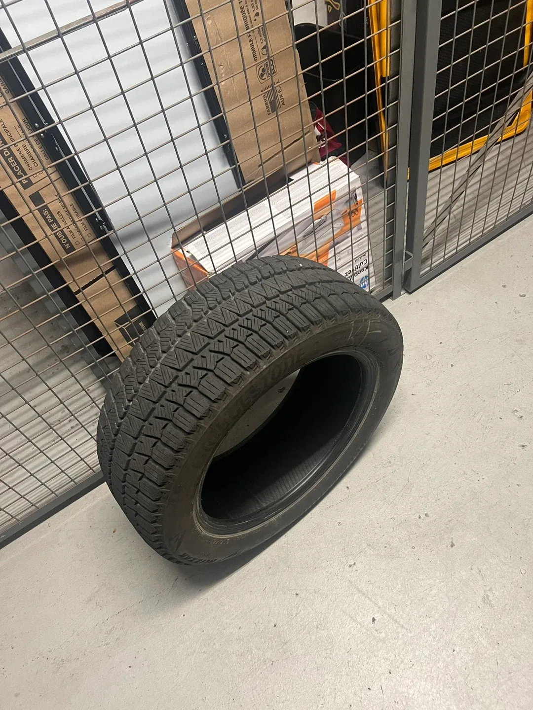 Bridgestone Elantra Winter tires + Winter Mats image indicator(2)