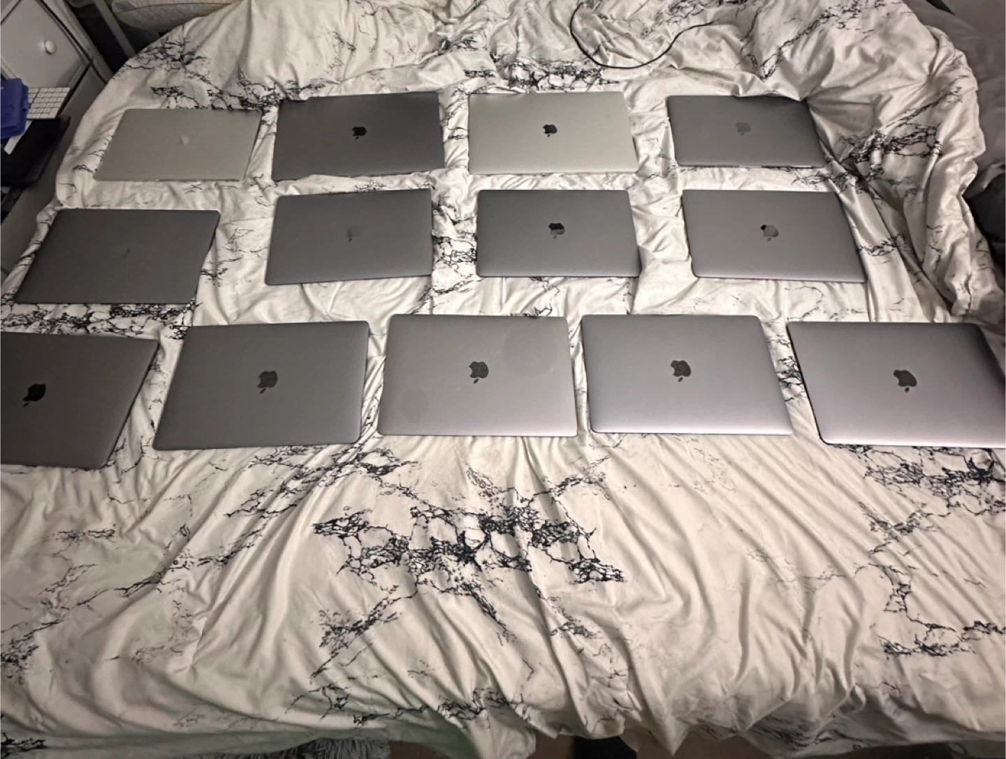 MacBook LOT - photo 2