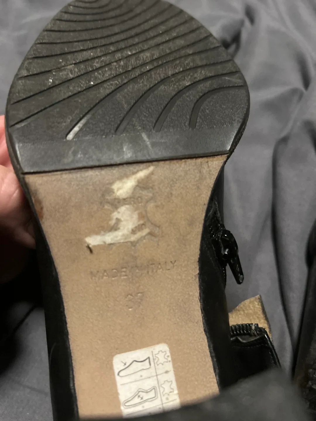 Bocci Black Leather Heeled Boots - Size 7 image indicator(2)