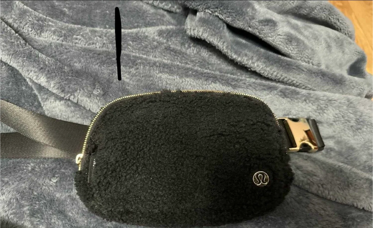 Lululemon Fleece Everywhere Belt Bag Black image indicator(2)