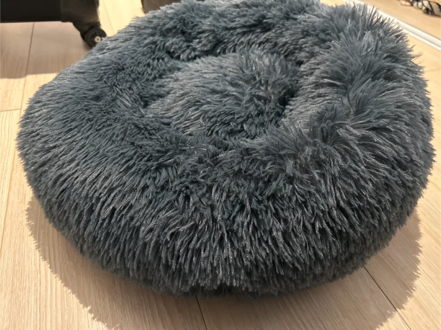 Fluffy Grey Pet Bed image indicator(2)