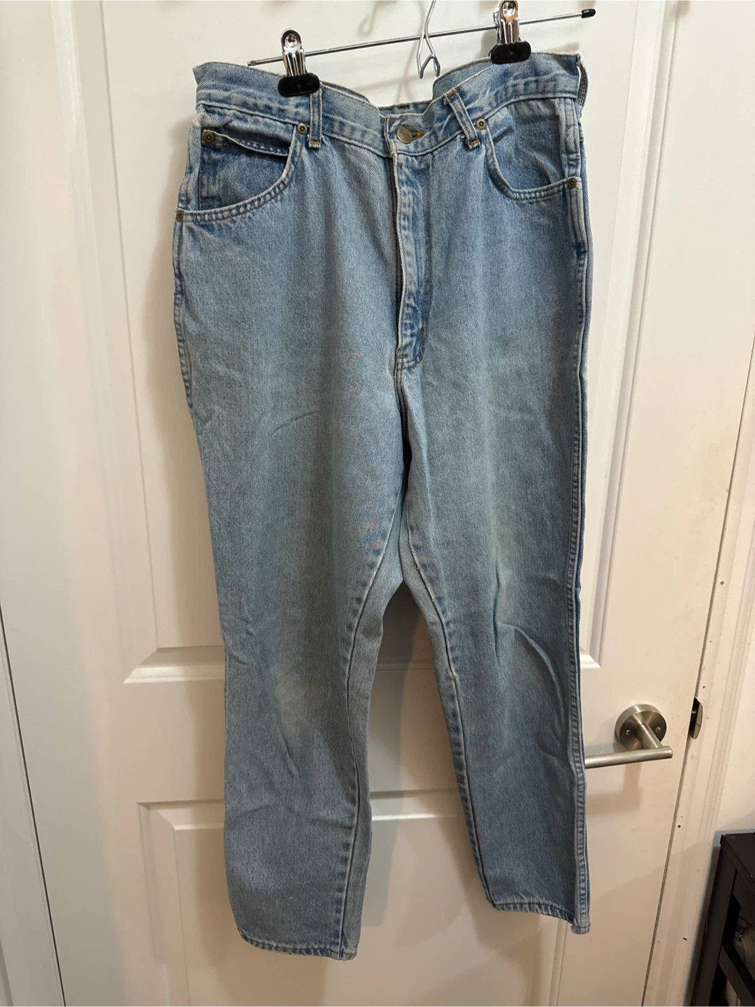 Chic Light Wash Denim Jeans