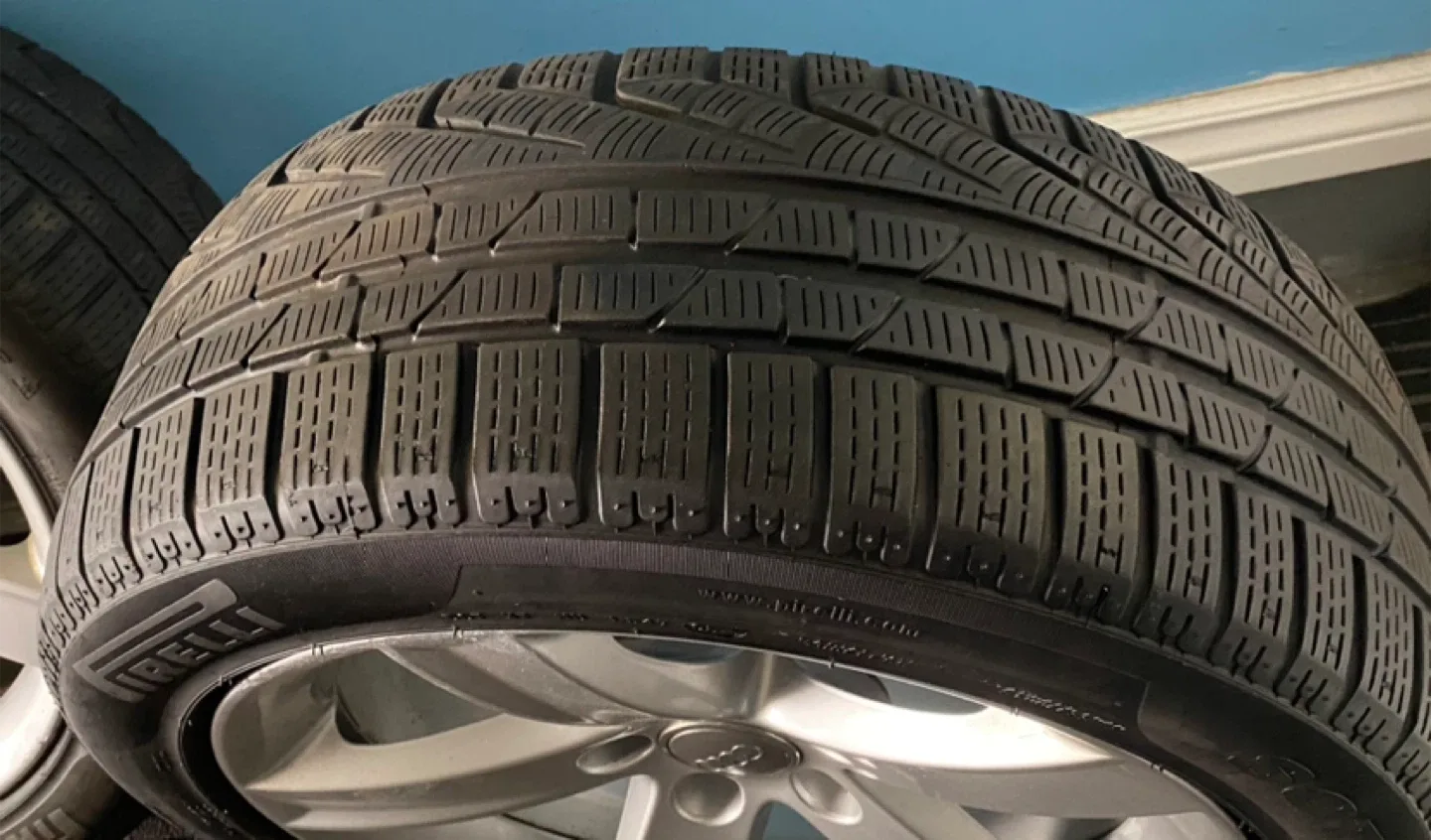 Pirelli 225/50 R17 Winter Tires on Audi Rims - Set of 4 image indicator(2)