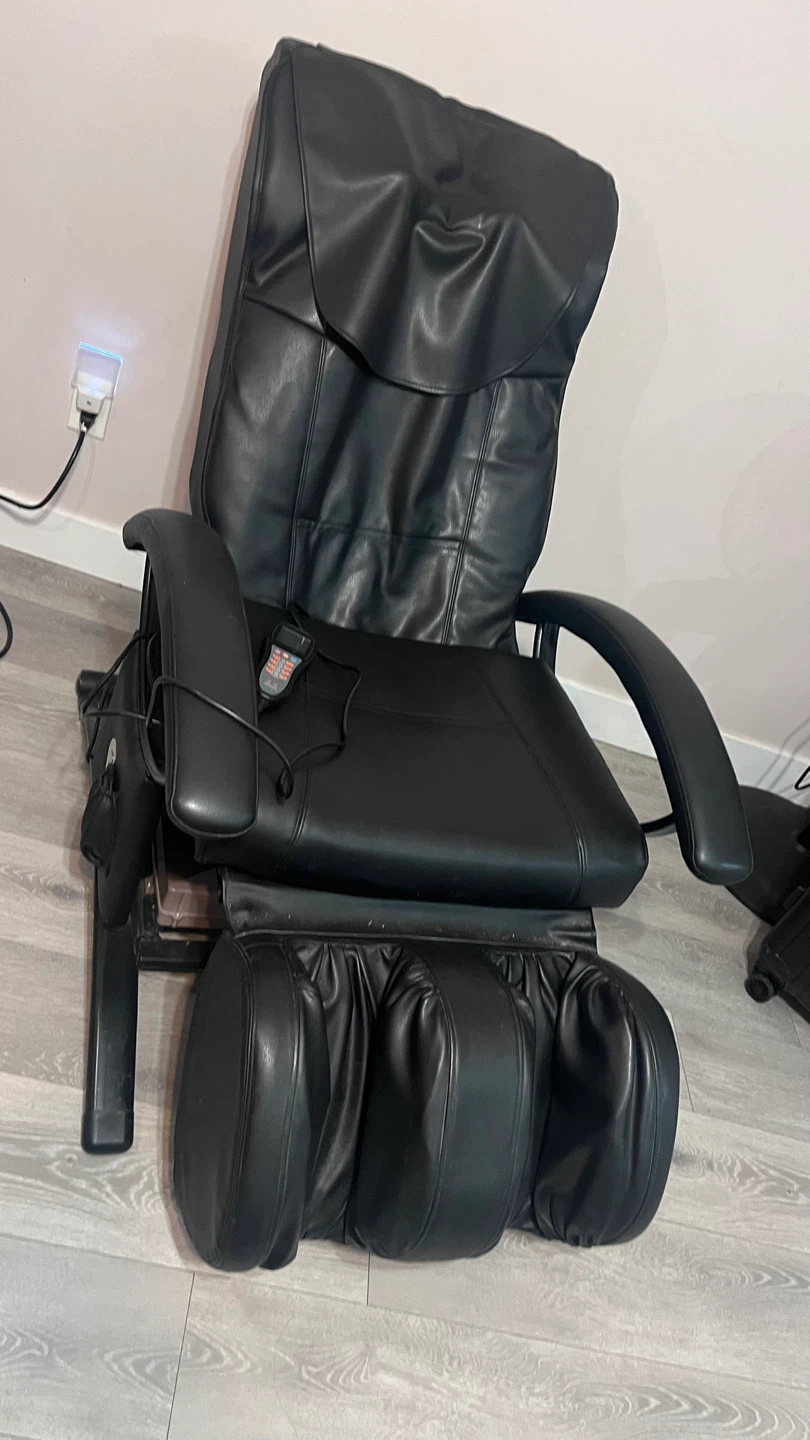 Black Leather Massage Chair - photo 4