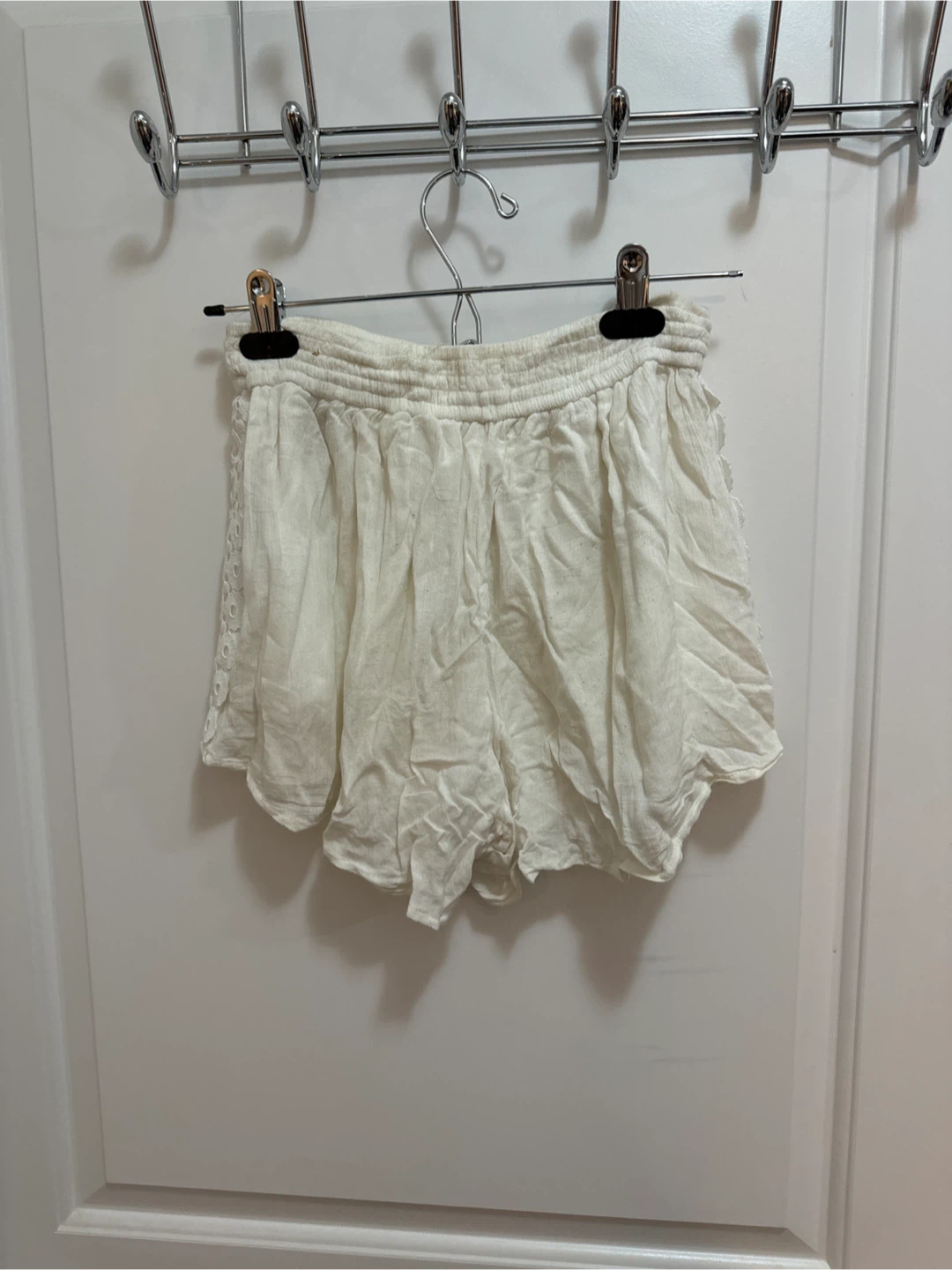 Hollister White Lace Trim Shorts - photo 2