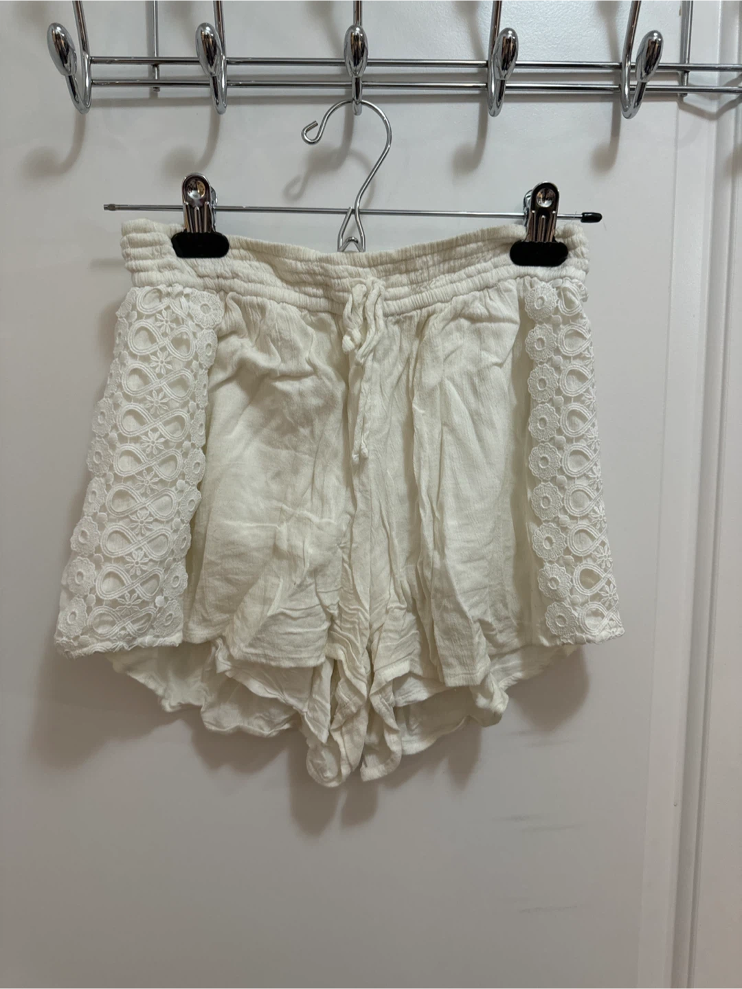 Hollister White Lace Trim Shorts