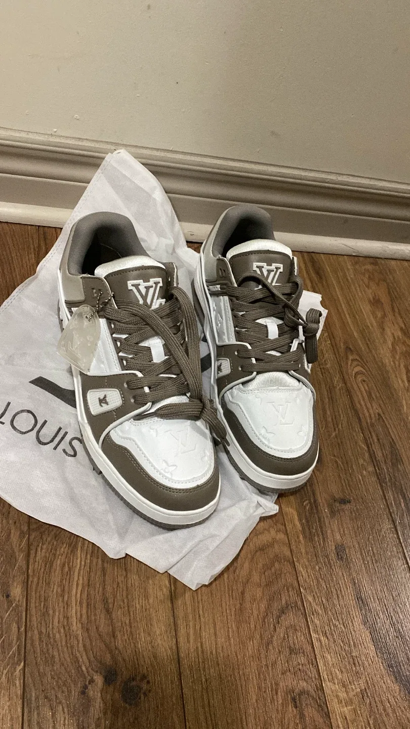 Louis Vuitton Trainer Sneakers image indicator(2)