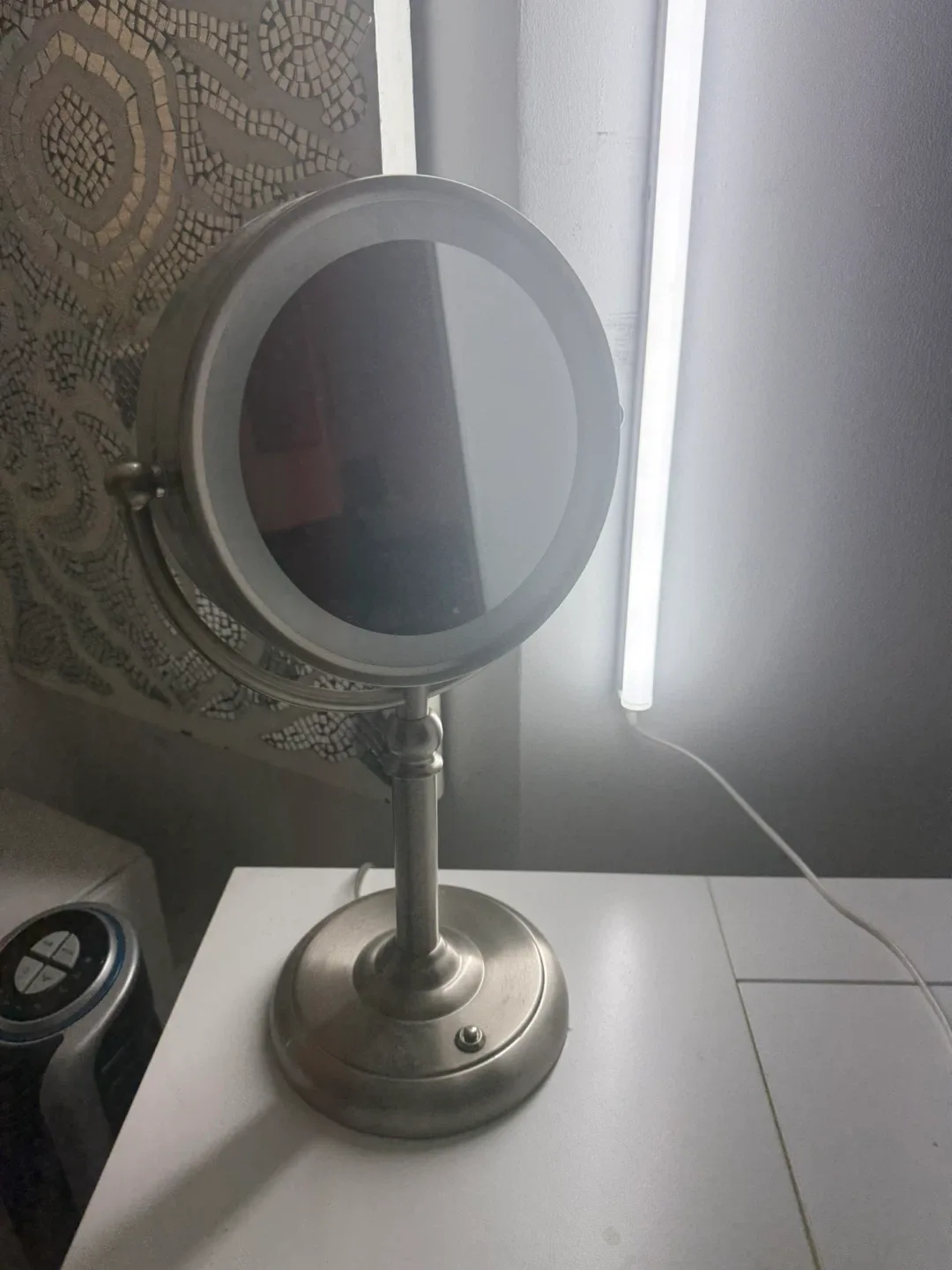 Illuminated Light Up Vanity Makeup Mirror