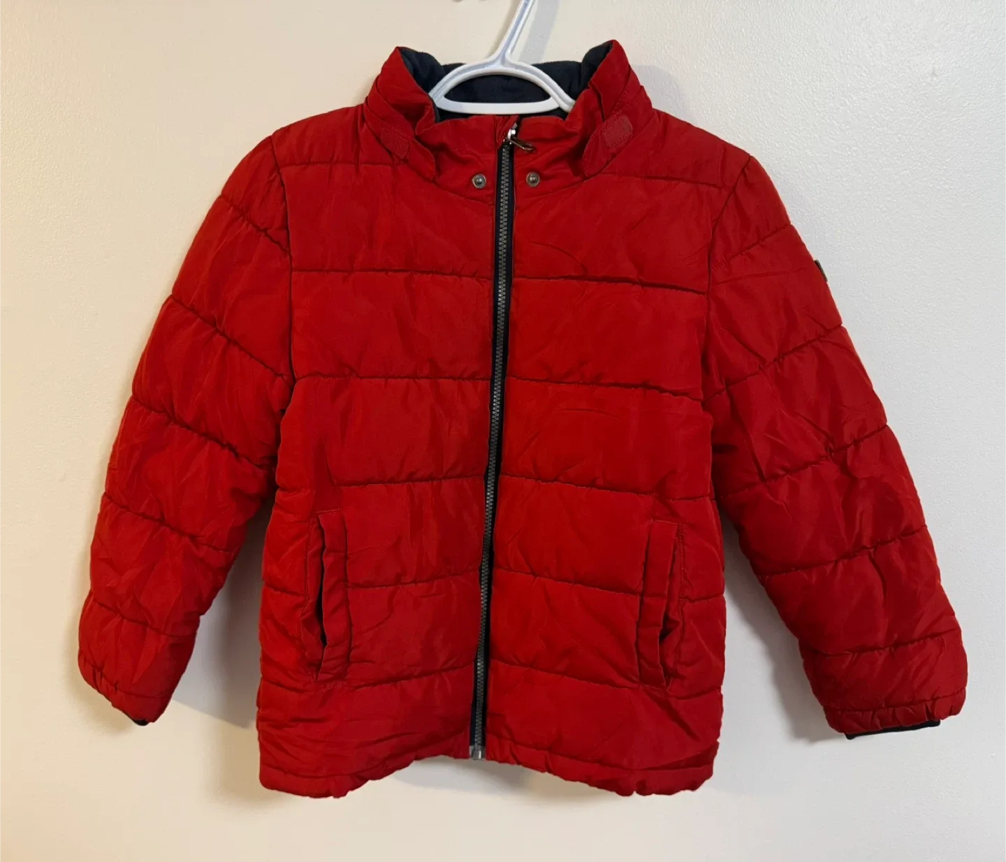 H&M Red Puffer Jacket - Size 8-9 Years image indicator(3)