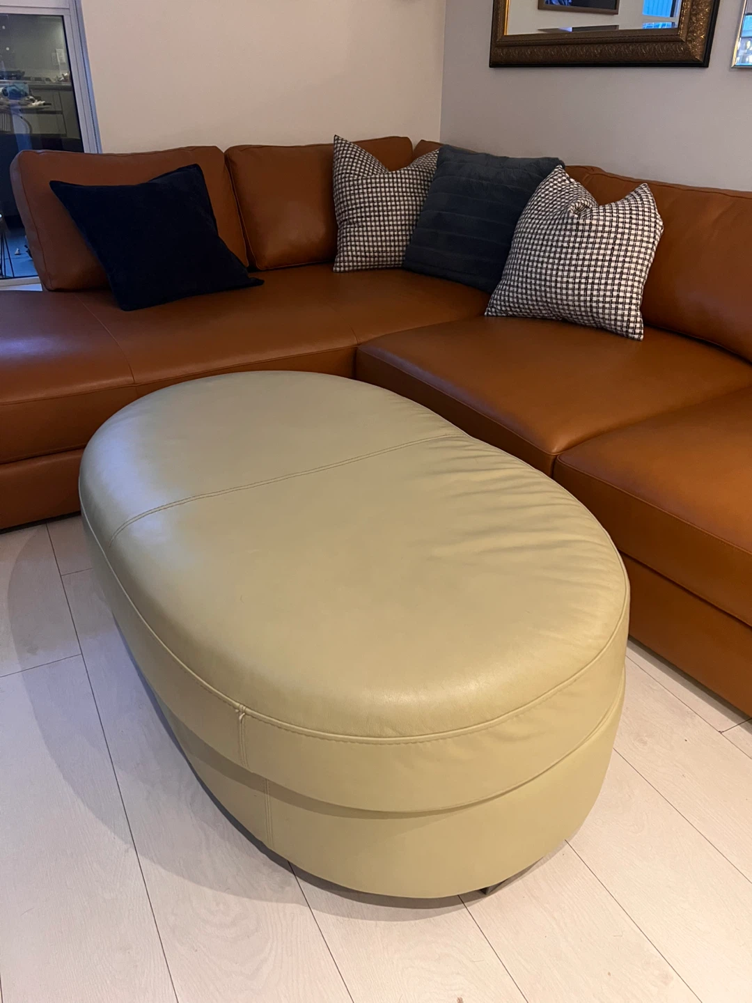 Oval Leather Ottoman - photo 2