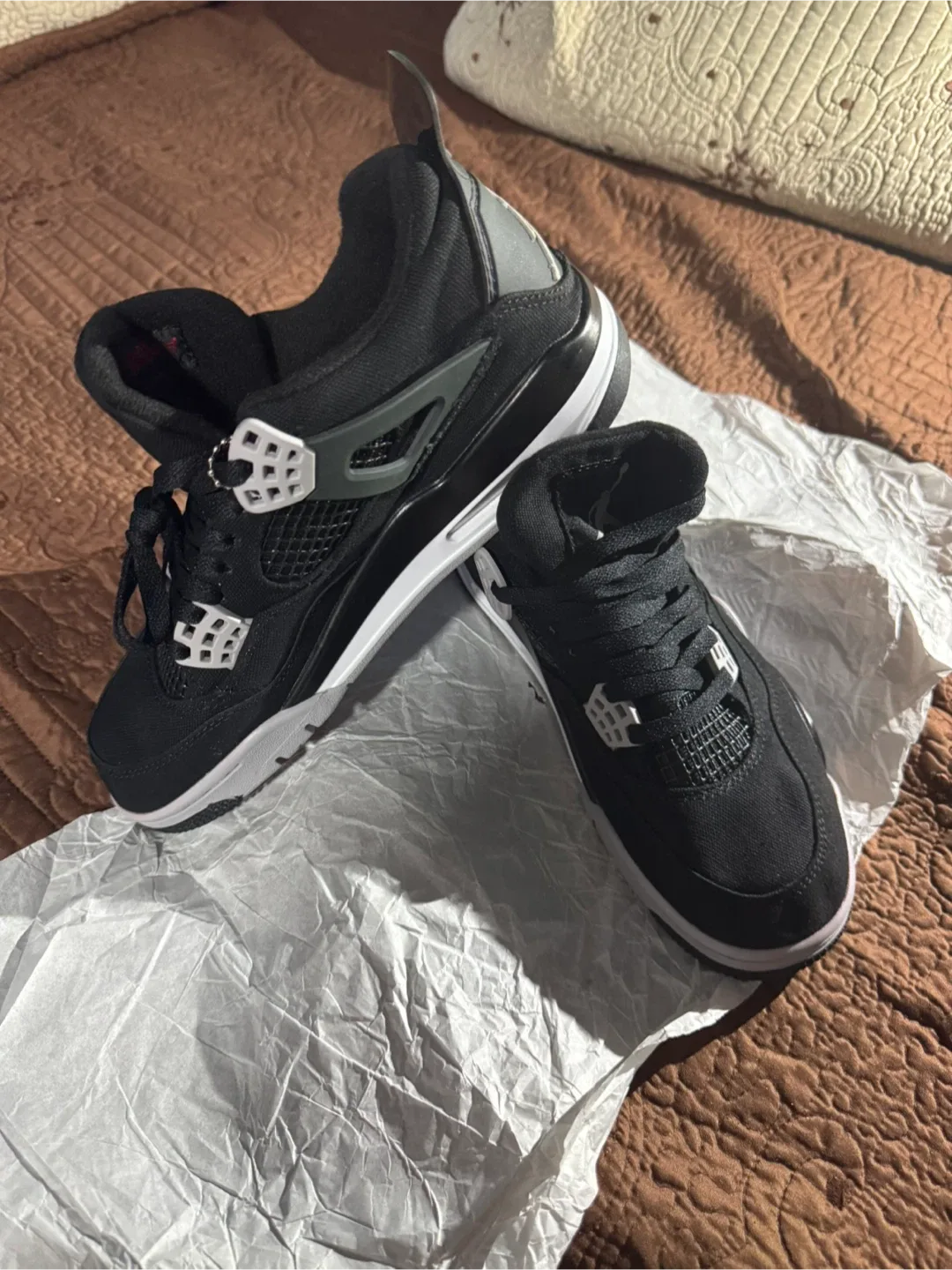 Air Jordan 4 Retro Black Canvas image indicator(2)