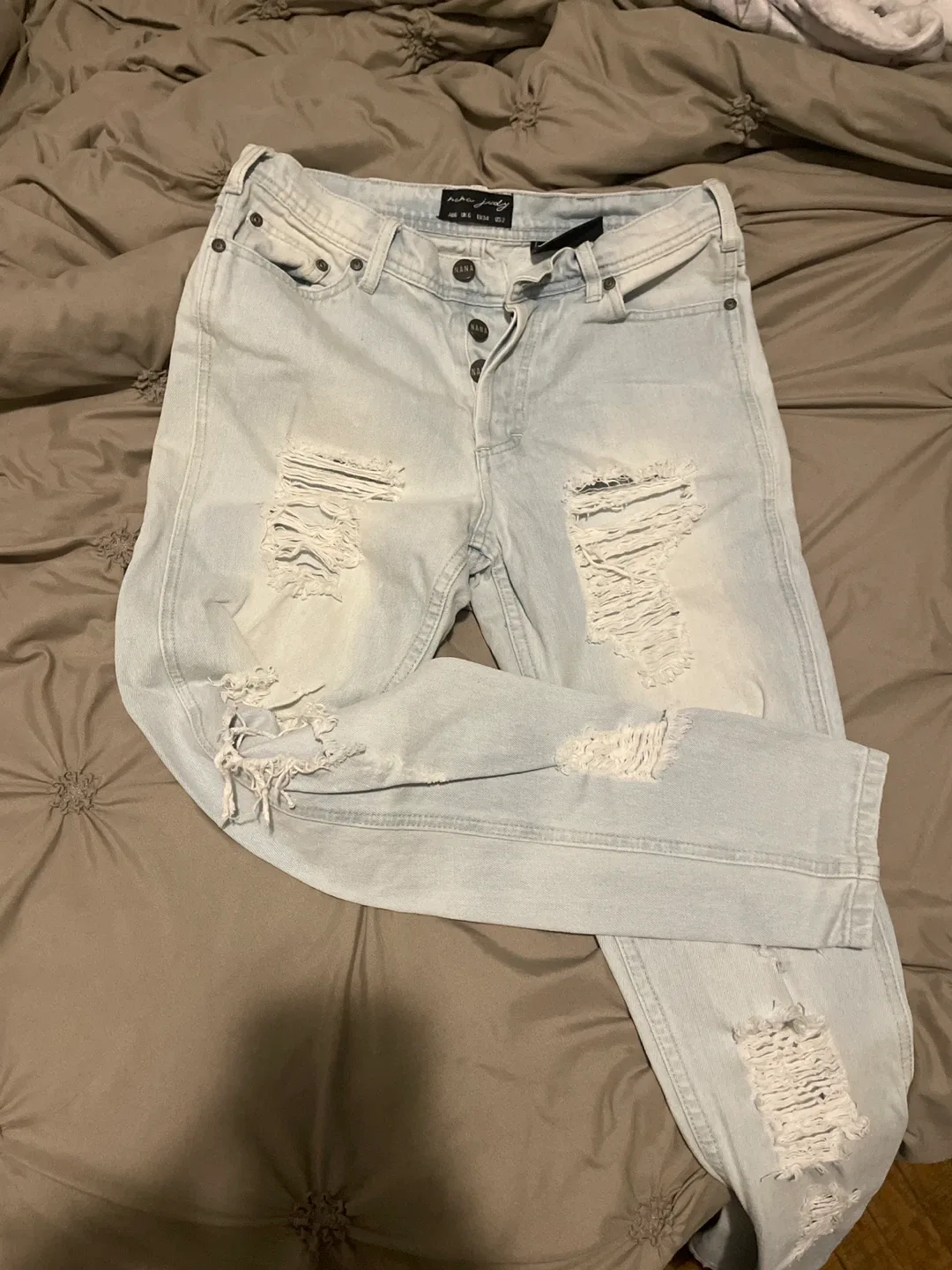 NANA Judy Distressed Jeans