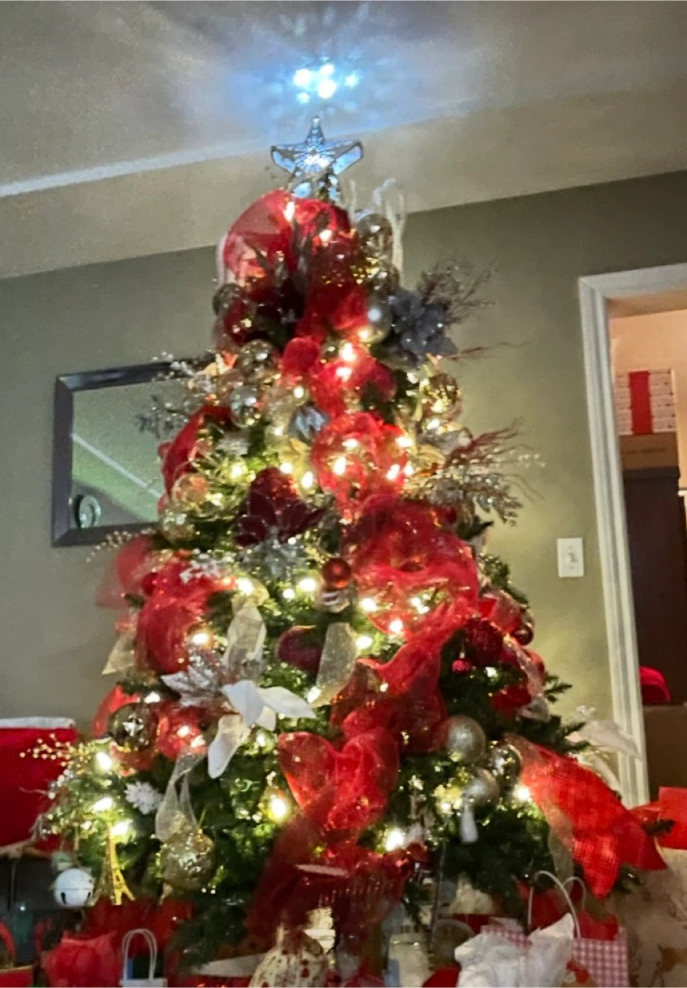 7.5 ft  Hartford Christmas Tree - photo 3