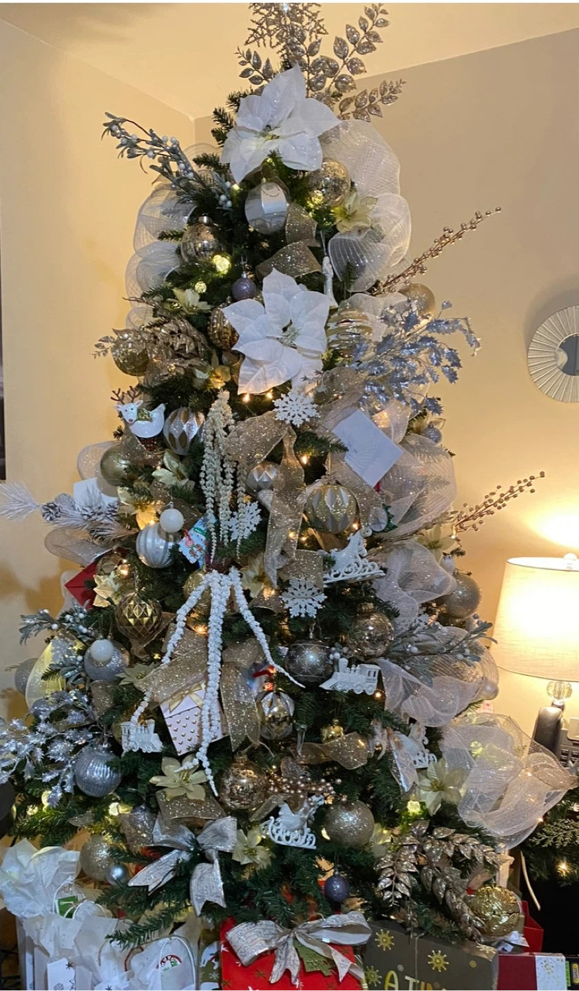 7.5 ft  Hartford Christmas Tree - photo 2