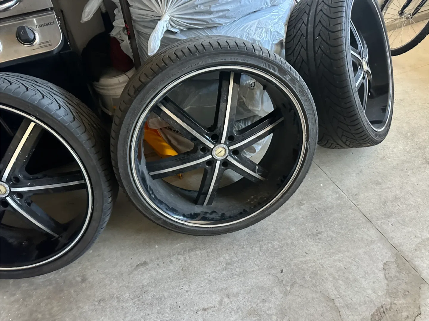 Set of 4 Black & Silver Rims image indicator(3)