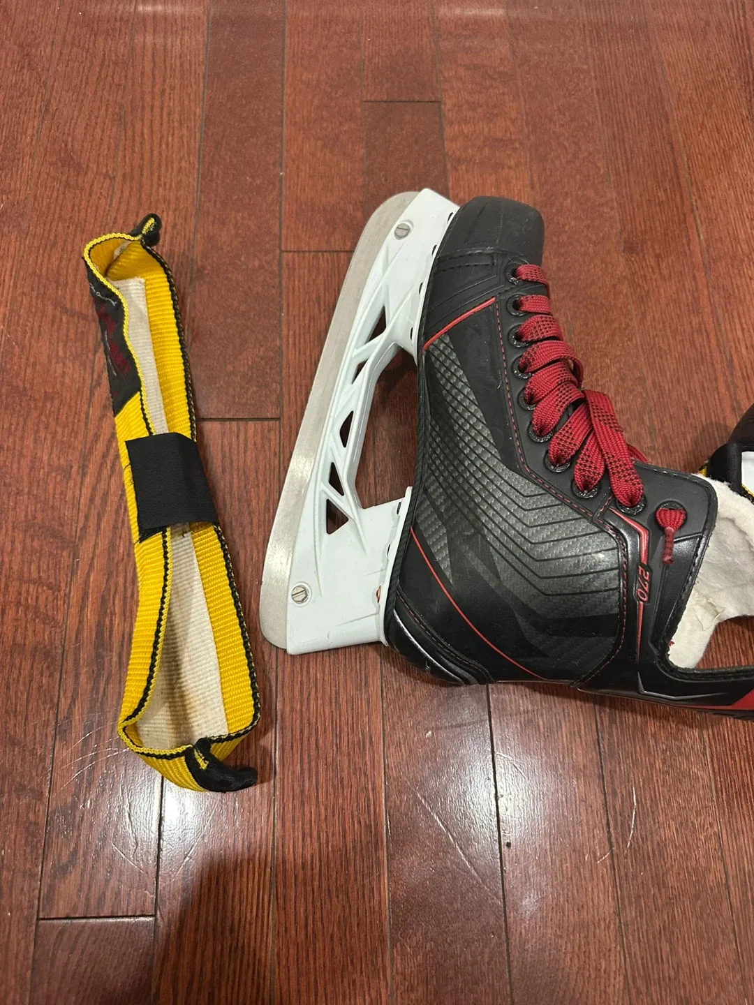 CCM JetSpeed 270 Ice Hockey Skates - Size 5🥕 image indicator(2)