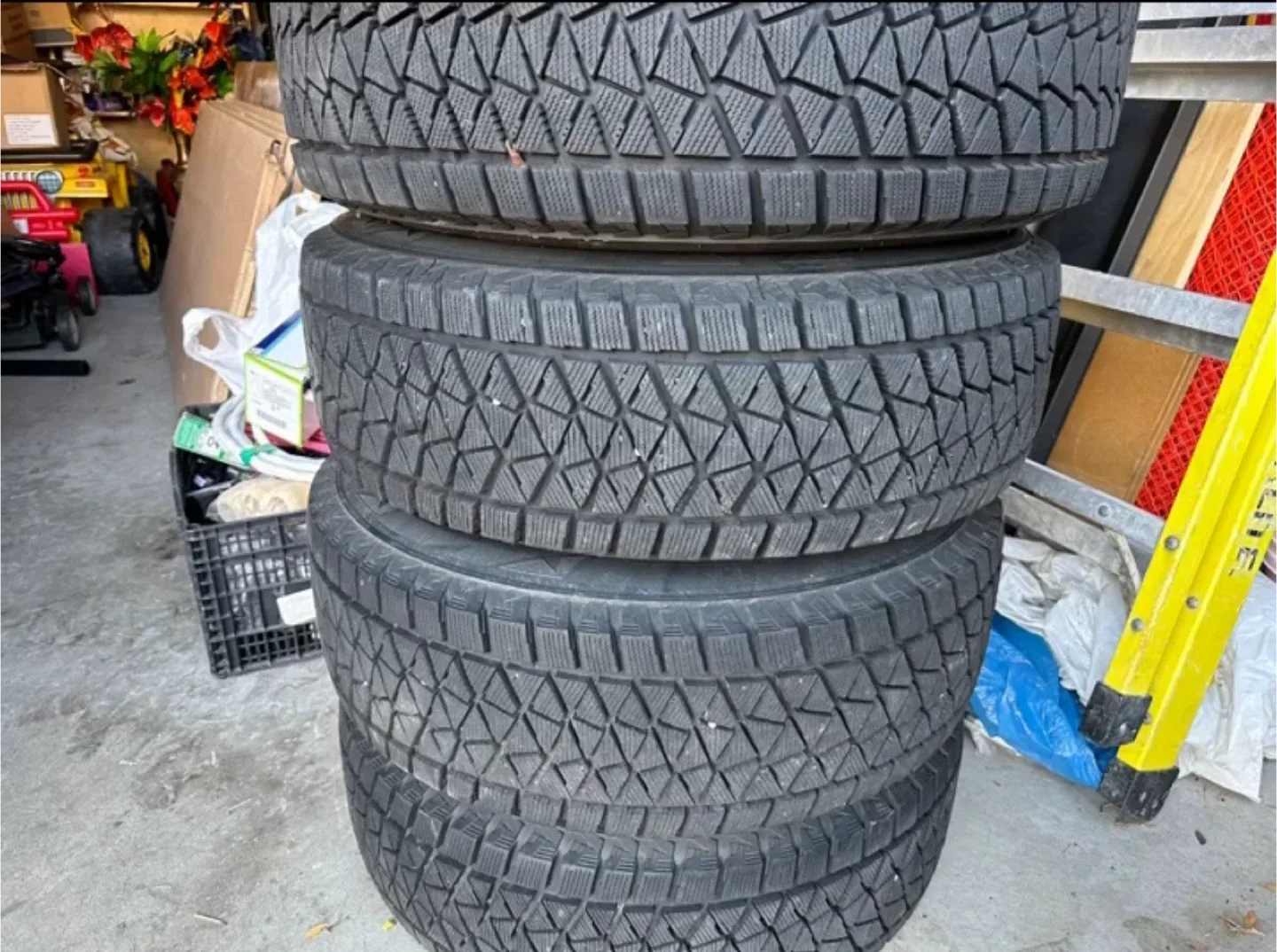 Blizzak Winter Tires 235/70R16