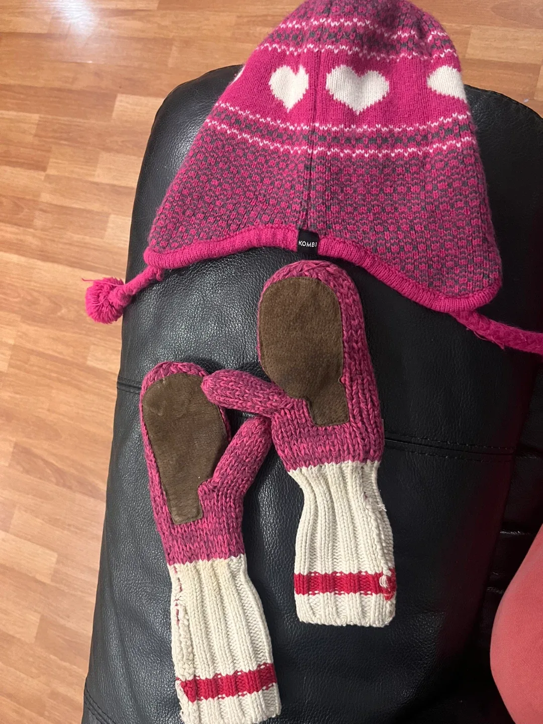 KOMBI  mittens and Hat  for kids (girls) image indicator(2)
