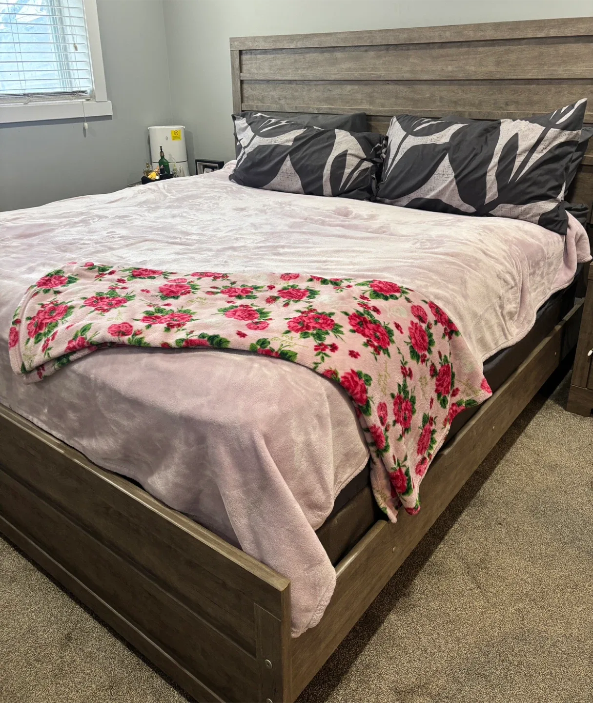 Ashley’s furniture bed set-king image indicator(3)