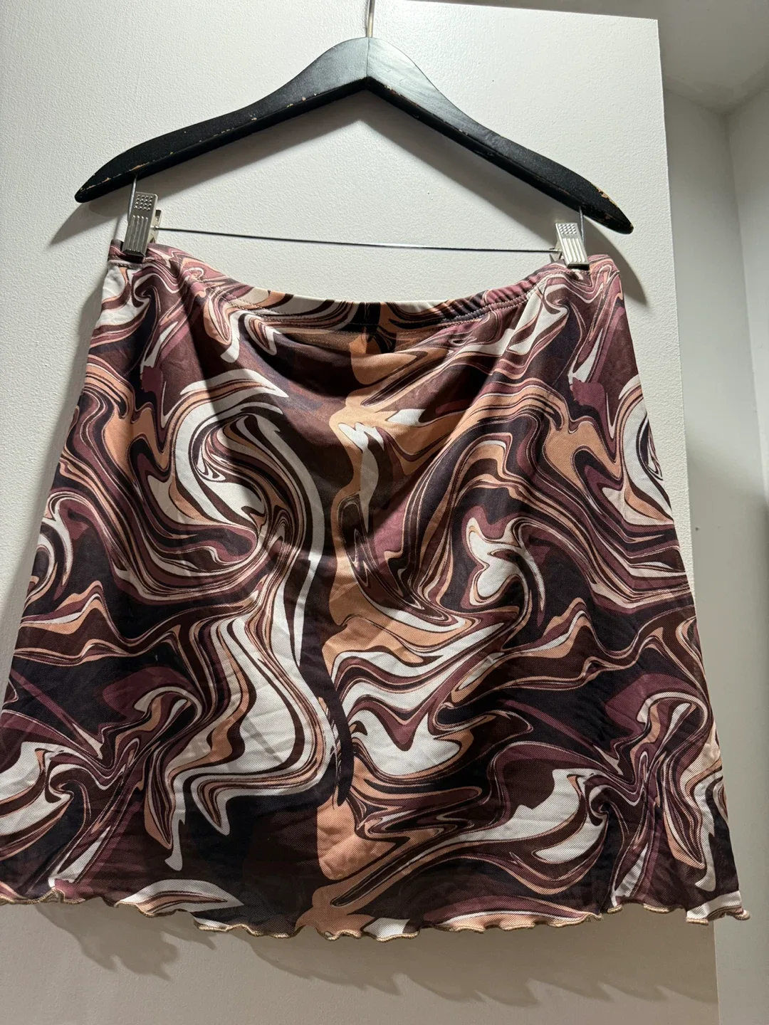 Shein Swirl Print Skirt - Size XL and brown sweater size-L image indicator(2)