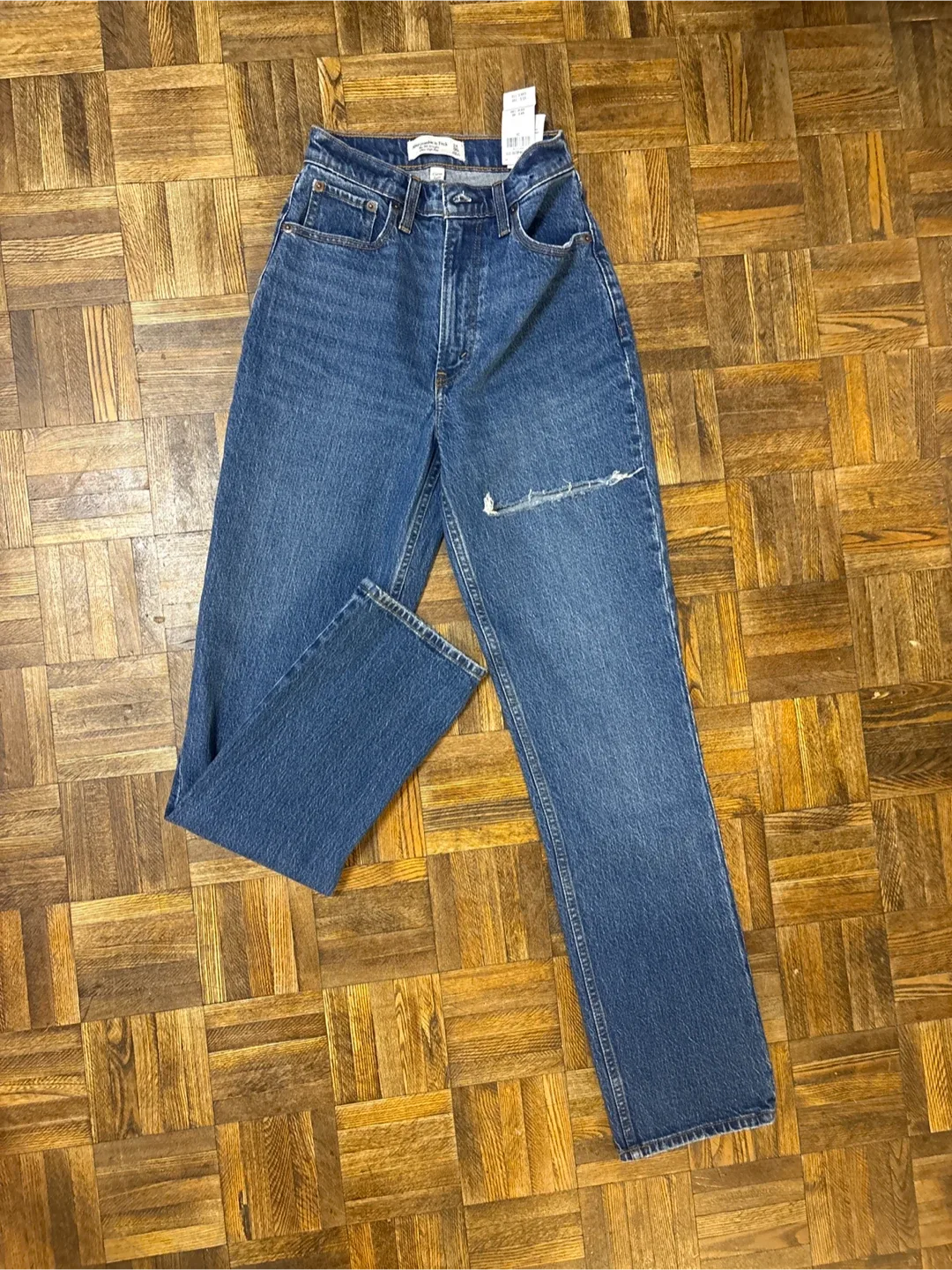 Abercrombie & Fitch Curve Love Straight Jeans - Size 24 image indicator(2)