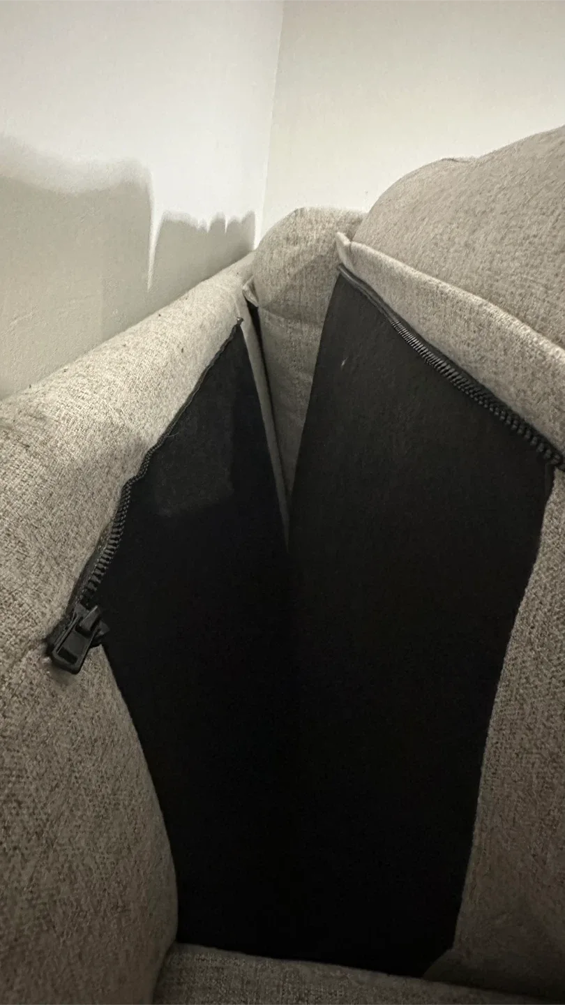 Sofa - Light Gray (Leon's) image indicator(3)