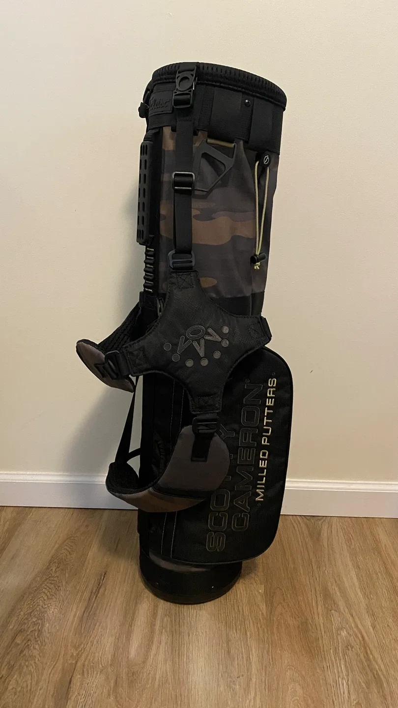Scotty Cameron Sunday Golf Bag image indicator(2)