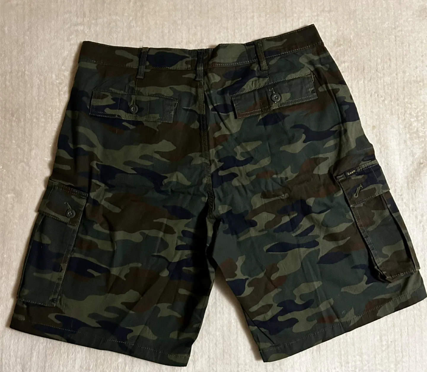 Lee Camo Cargo Shorts - Size XL image indicator(3)