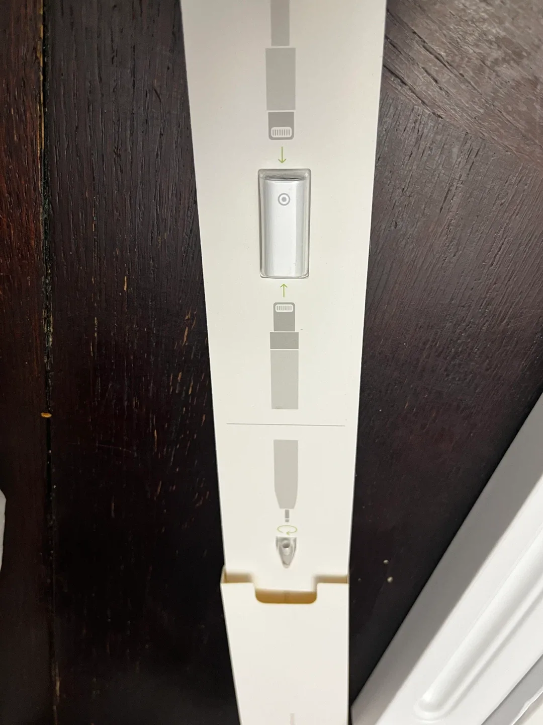 Open box Apple Pencil (1st Generation) image indicator(3)