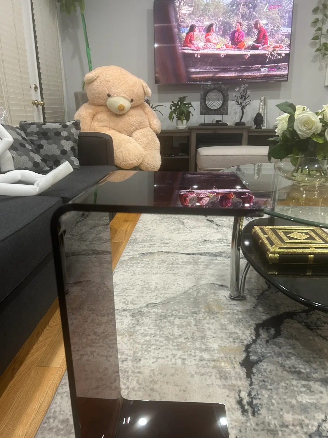 New Acrylic C-Shaped Side Table image indicator(7)