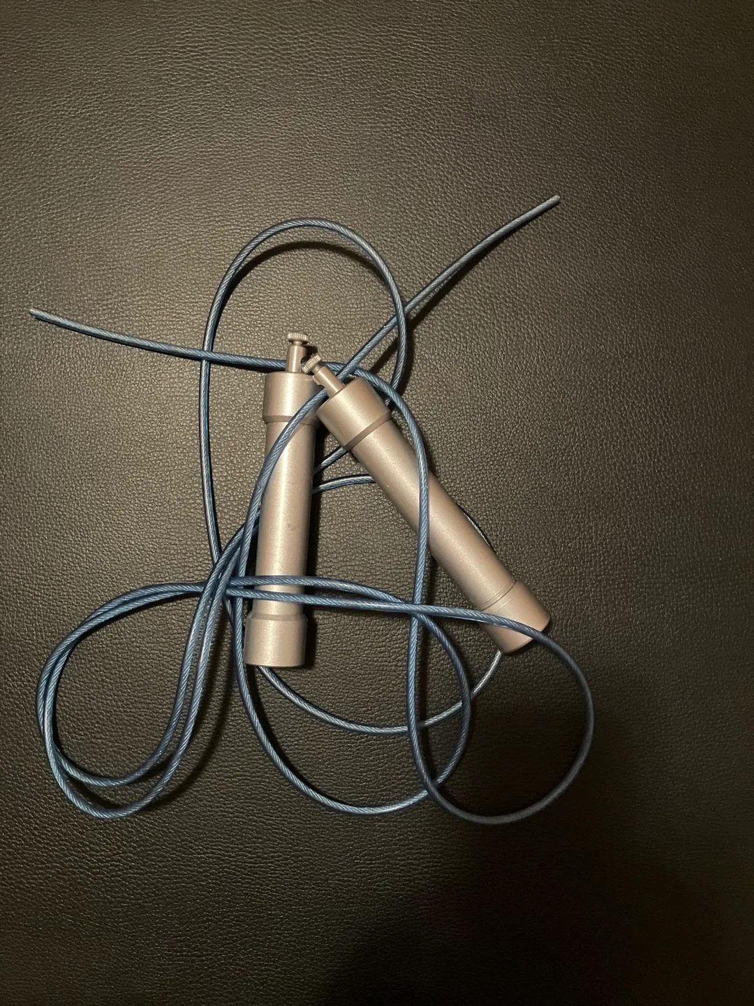 Silver skipping rope thumbnail