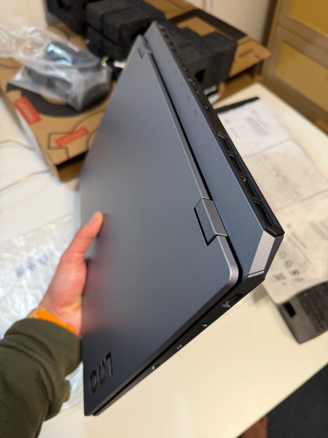 Lenovo LOQ 15.6" Gaming Laptop RTX 5050- Luna Grey - photo 4