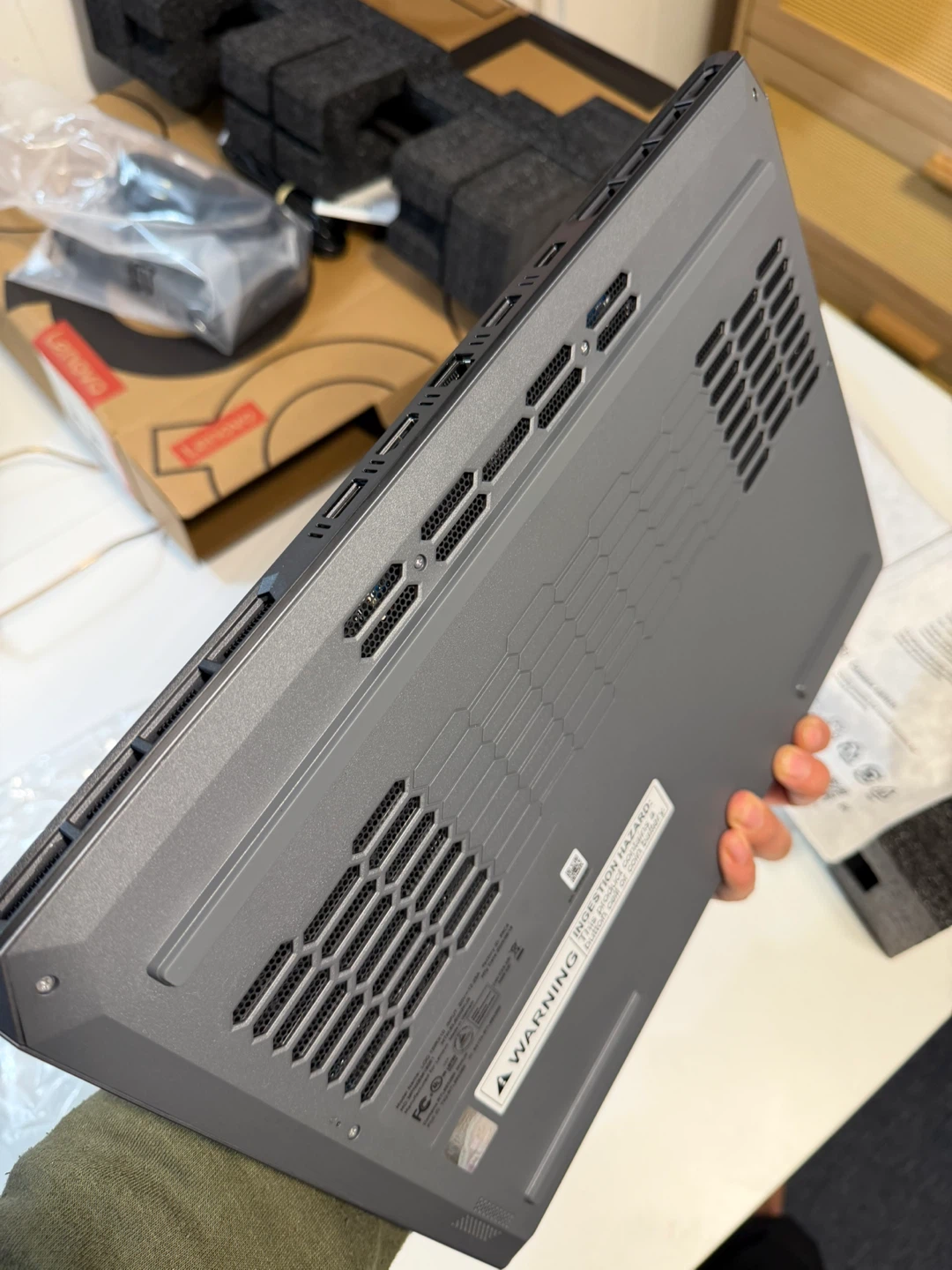 Lenovo LOQ 15.6" Gaming Laptop RTX 5050- Luna Grey - photo 3
