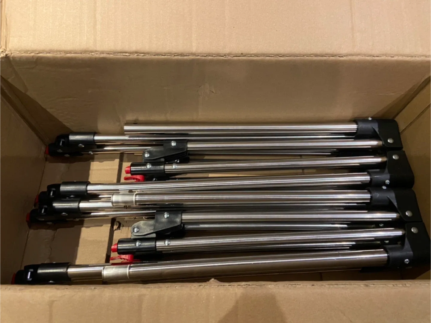 New 42 Inch Collapsible Travel Dog Crate image indicator(7)