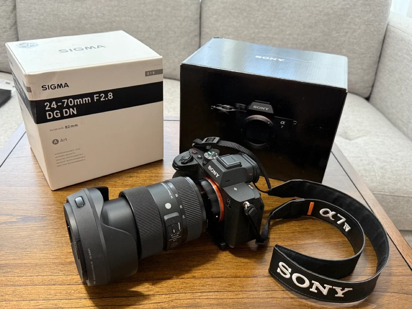 Sony Alpha a7 IV Camera with Sigma 24-70mm Lens,batteries image indicator(2)