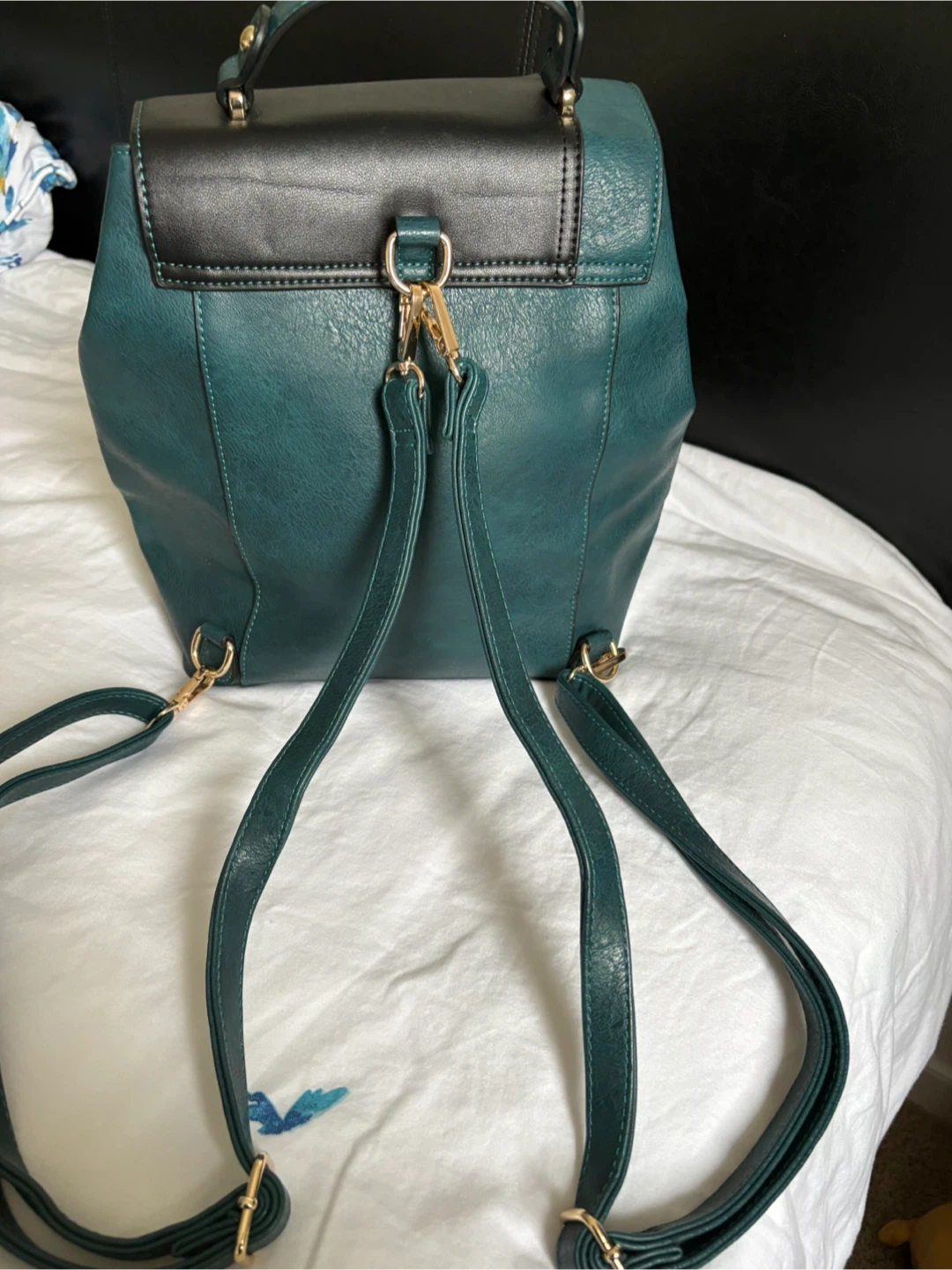 Stylish Leather Handbag with Leopard Print Interior – New - photo 2