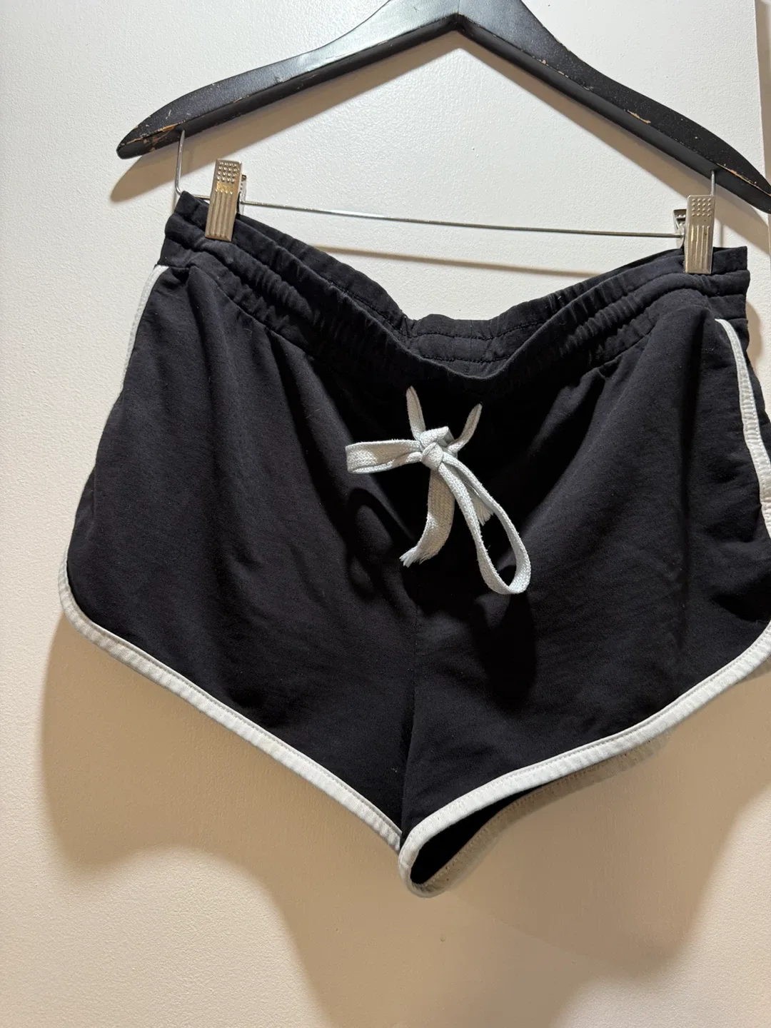 Aerie casual wear (M)Forever 21 Black Shorts Size L image indicator(3)