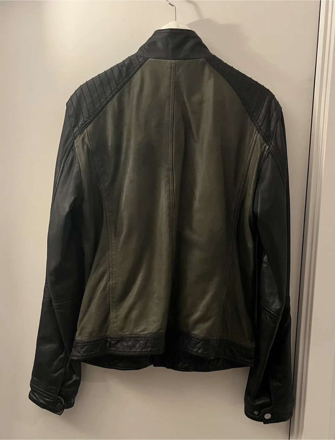 Danier Leather Jacket image indicator(2)