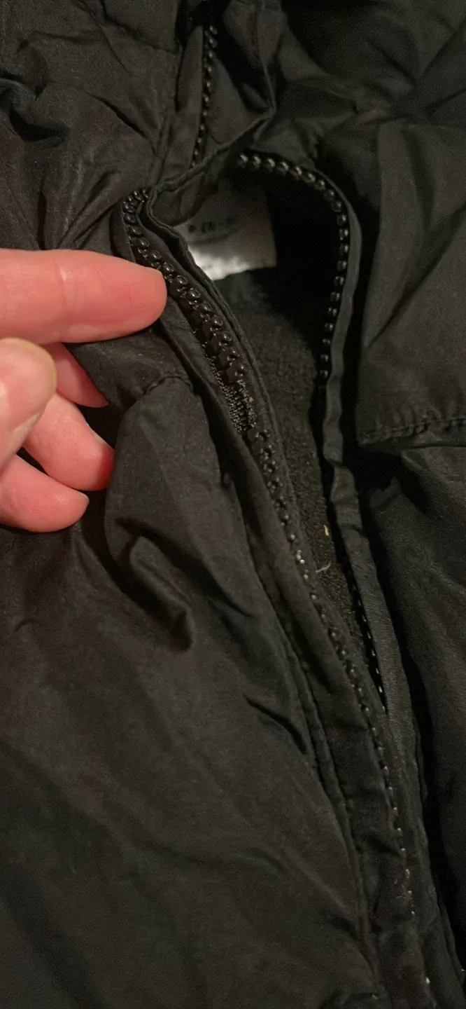 Black Puffer Jacket - Size 6 kids image indicator(2)